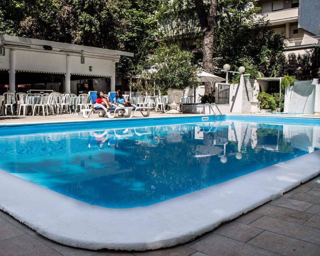 Hotel Carillon Bellaria-Igea Marina Esterno foto