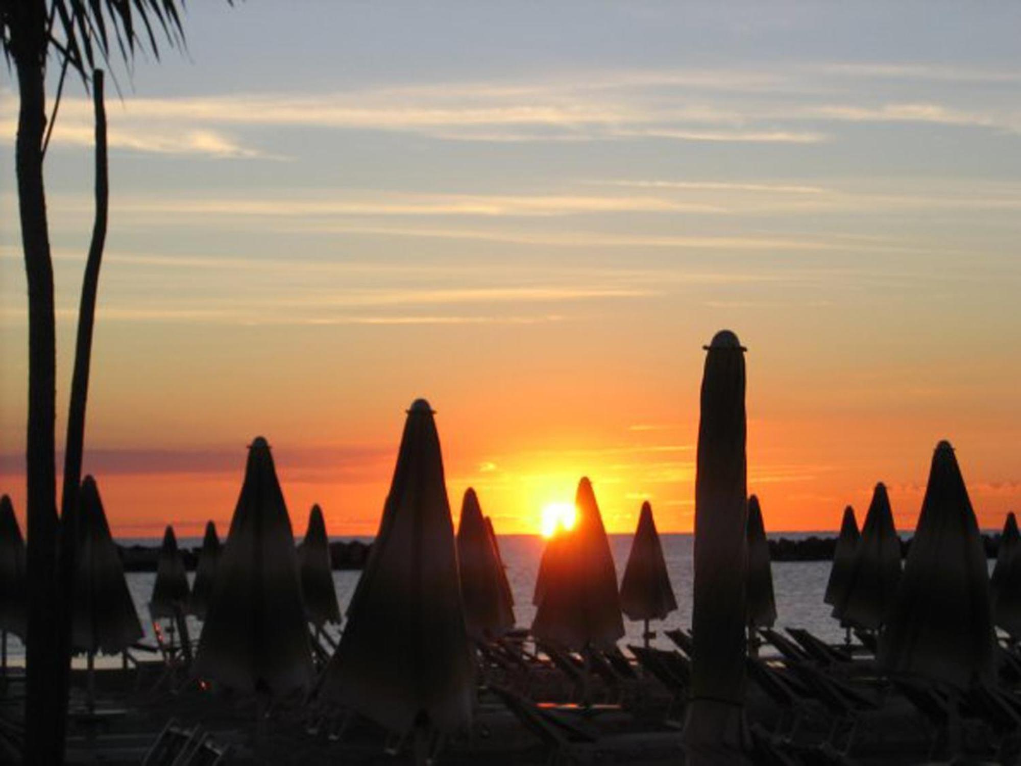 Hotel Carillon Bellaria-Igea Marina Esterno foto