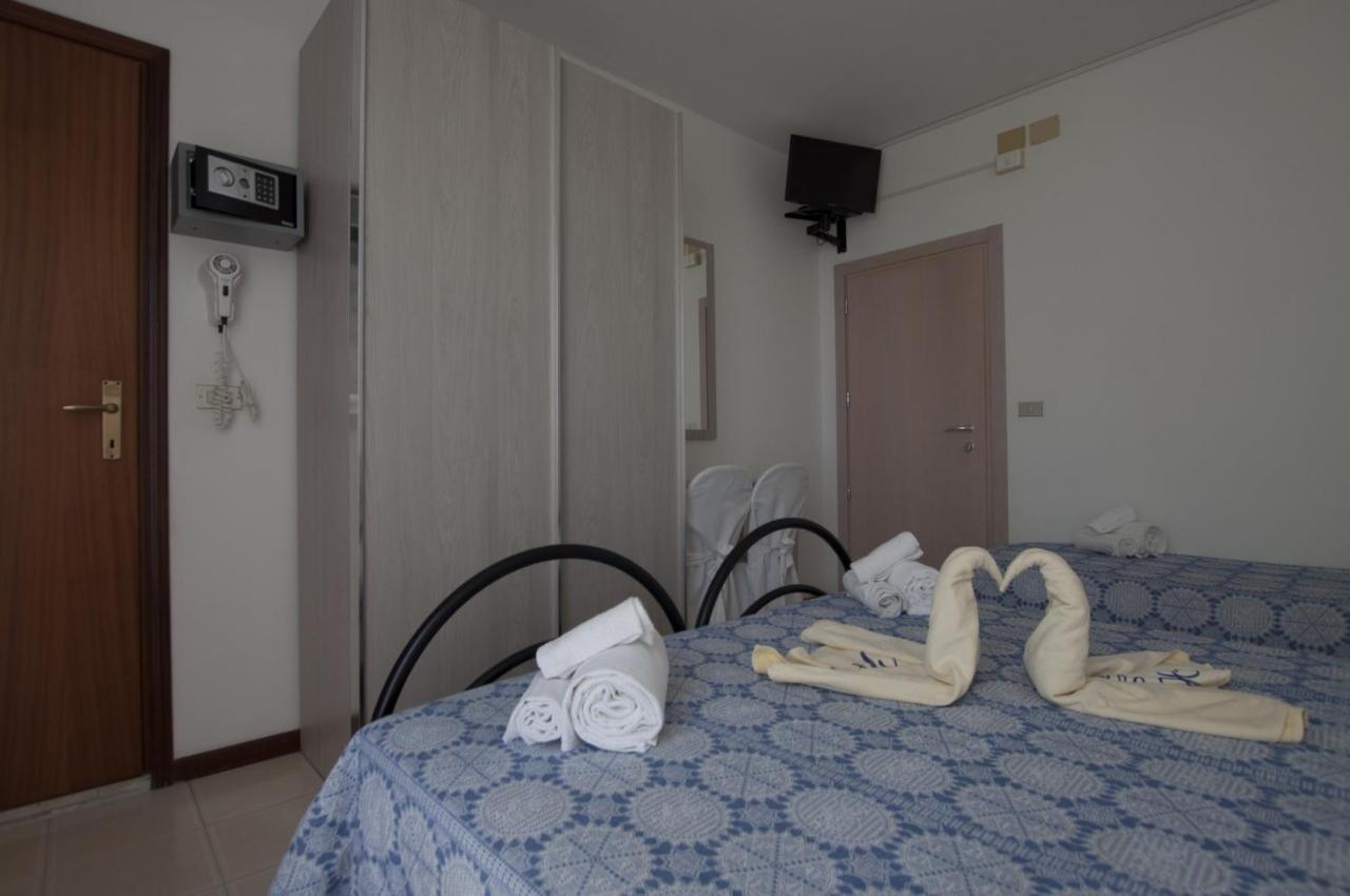 Hotel Carillon Bellaria-Igea Marina Esterno foto