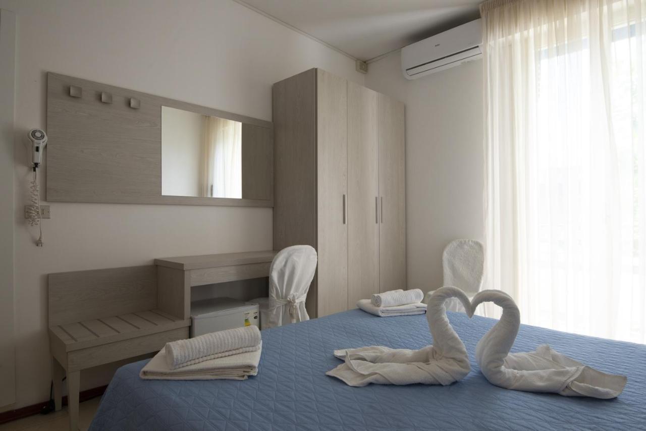 Hotel Carillon Bellaria-Igea Marina Esterno foto