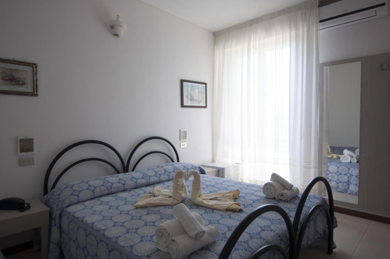 Hotel Carillon Bellaria-Igea Marina Esterno foto