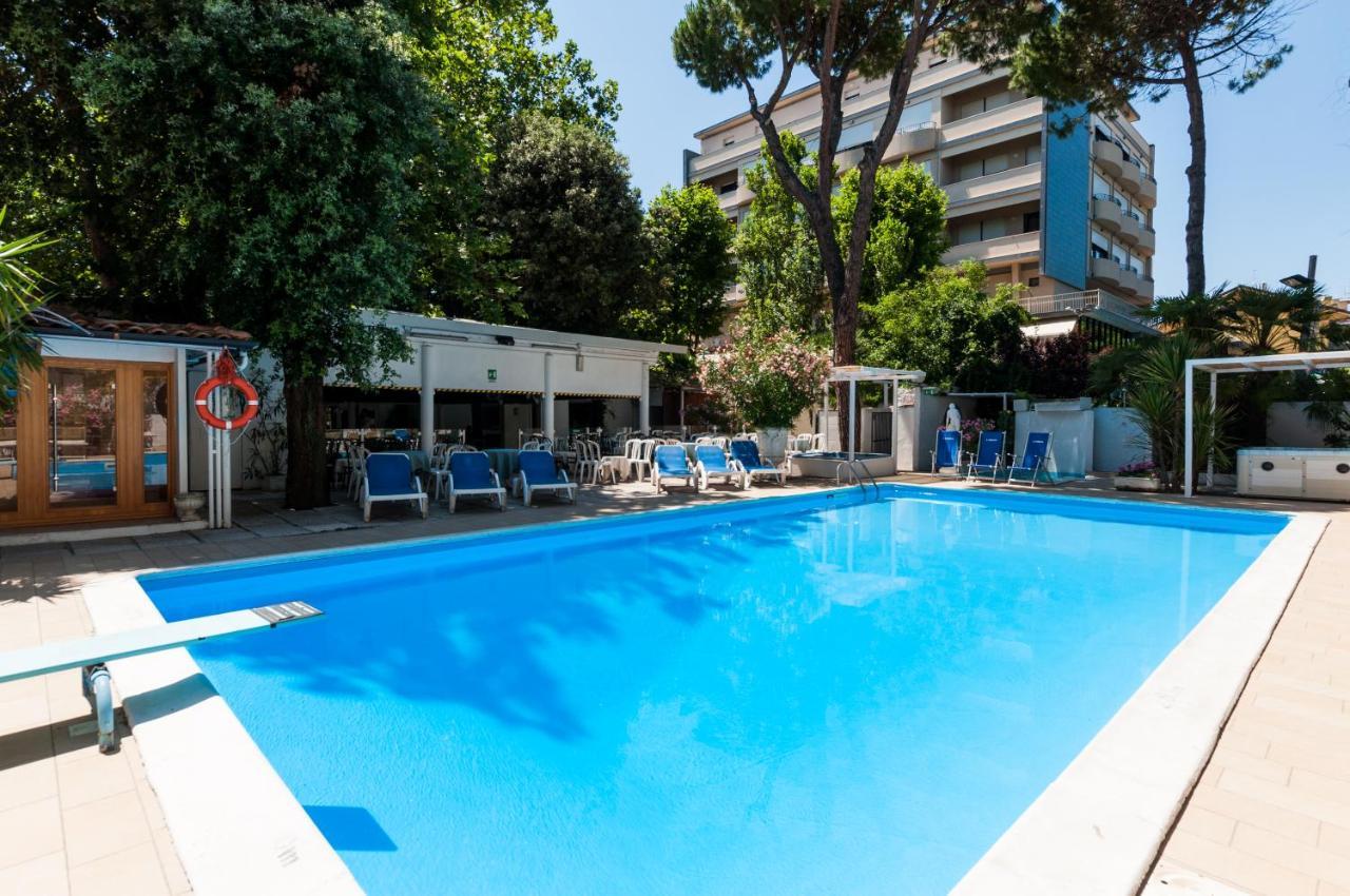 Hotel Carillon Bellaria-Igea Marina Esterno foto