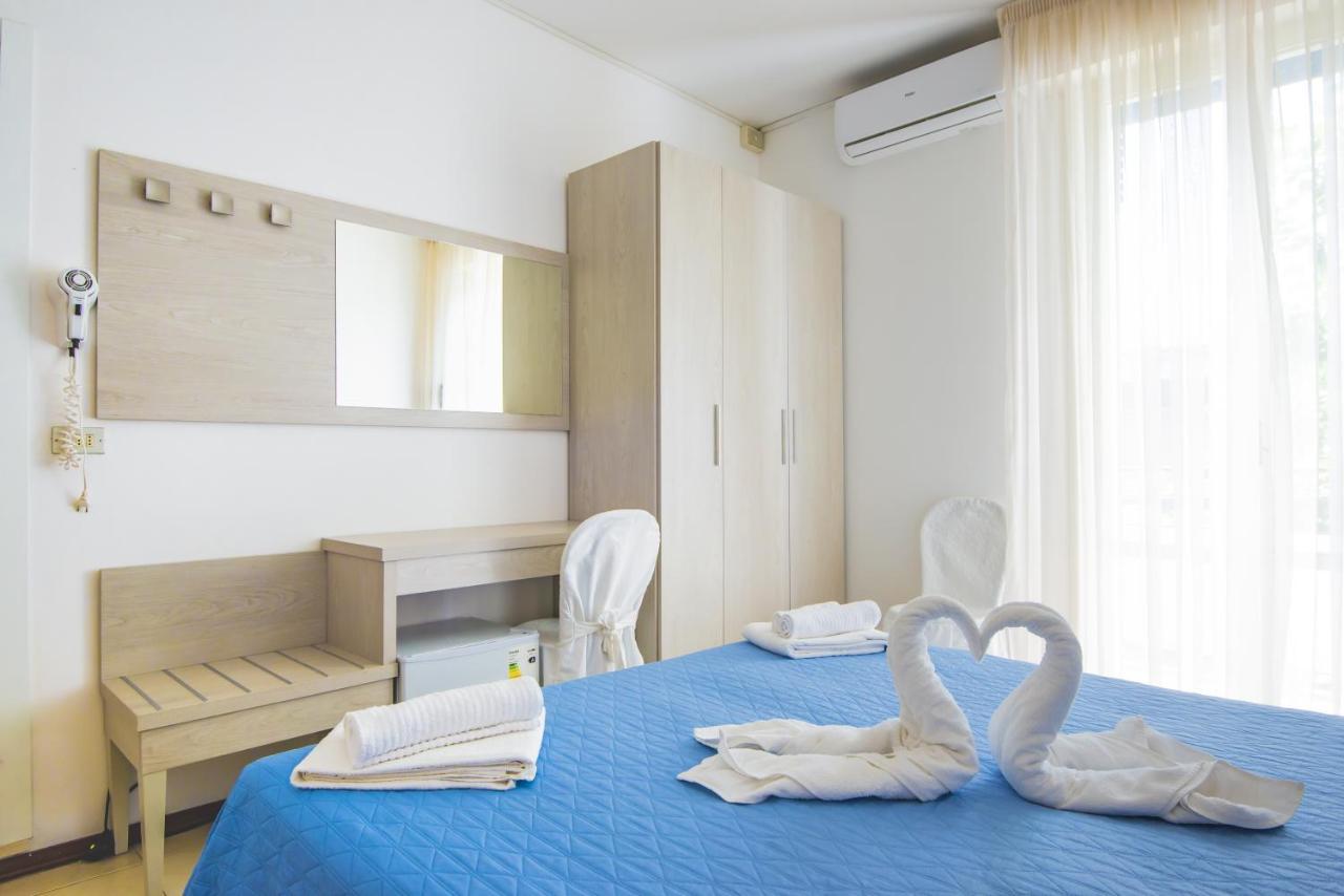 Hotel Carillon Bellaria-Igea Marina Esterno foto