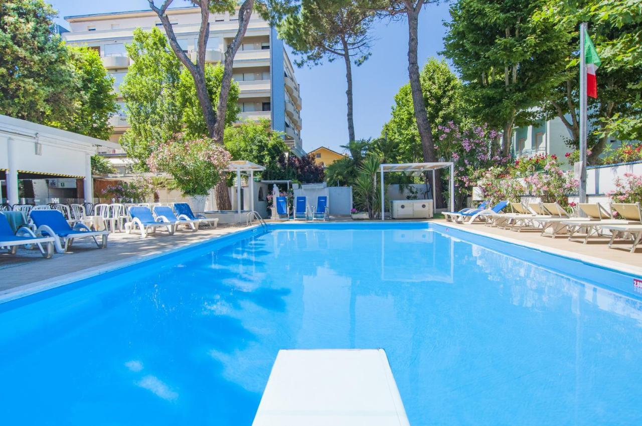 Hotel Carillon Bellaria-Igea Marina Esterno foto