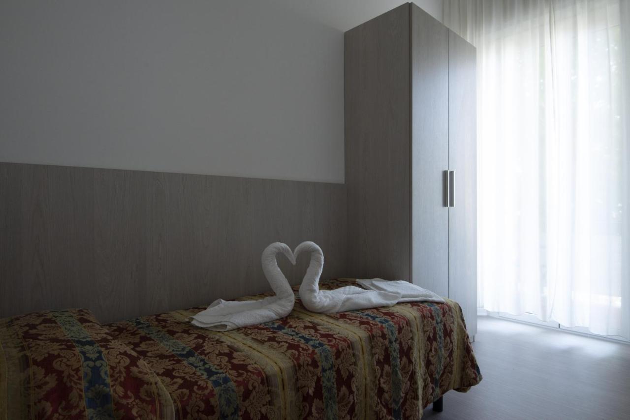 Hotel Carillon Bellaria-Igea Marina Esterno foto